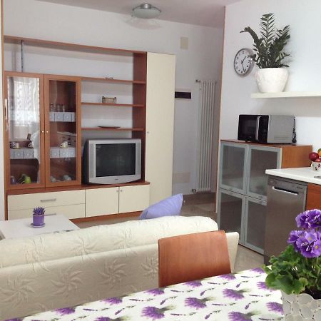 Aloe Beach Apartments, Ombrellone, Parcheggio E Uso Di Biciclette Gratis Rímini Exterior foto