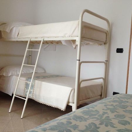 Aloe Beach Apartments, Ombrellone, Parcheggio E Uso Di Biciclette Gratis Rímini Exterior foto