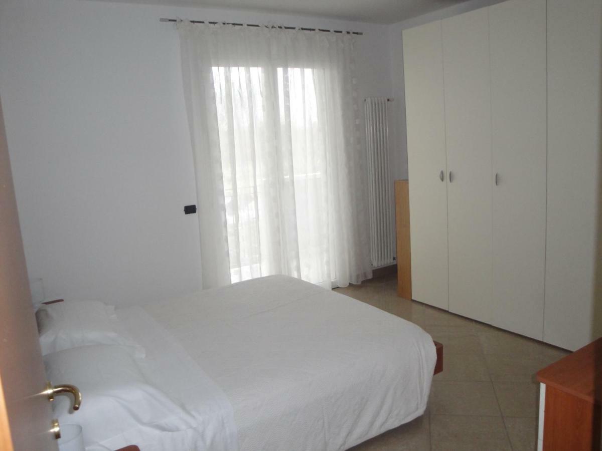 Aloe Beach Apartments, Ombrellone, Parcheggio E Uso Di Biciclette Gratis Rímini Exterior foto
